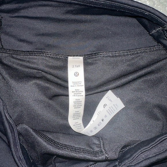 lululemon black speed up shorts 4” - Picture 3 of 3